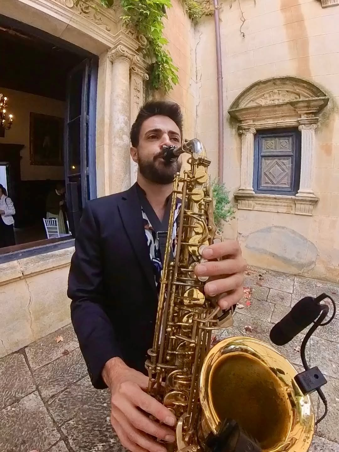 Saxofonista en evento corporativo